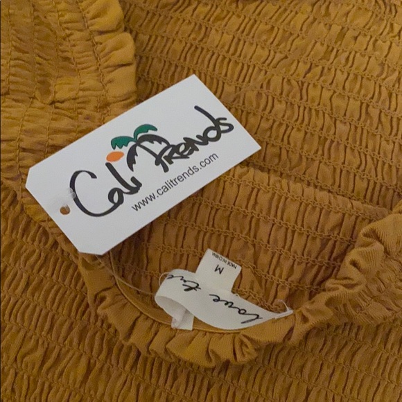 NWT Love Tree cropped off the shoulder top - Picture 5 of 5